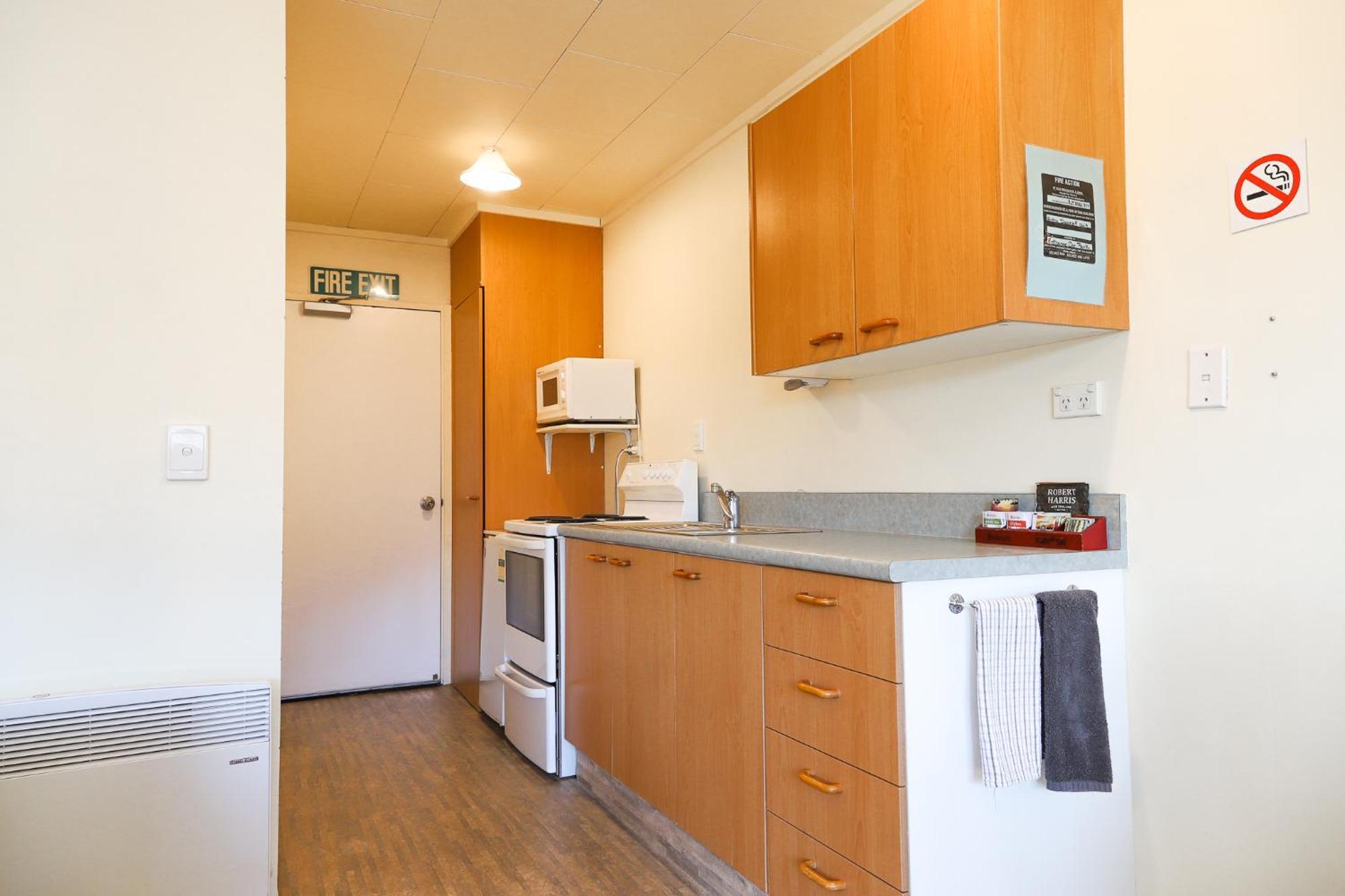 Ride Base Wanaka Apartments מראה חיצוני תמונה