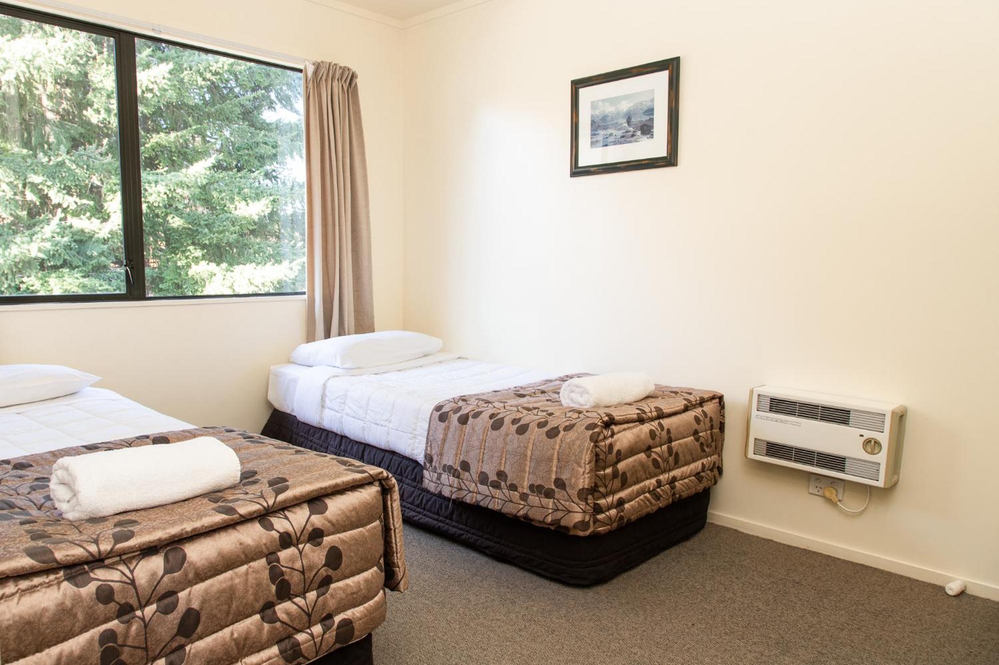 Ride Base Wanaka Apartments מראה חיצוני תמונה