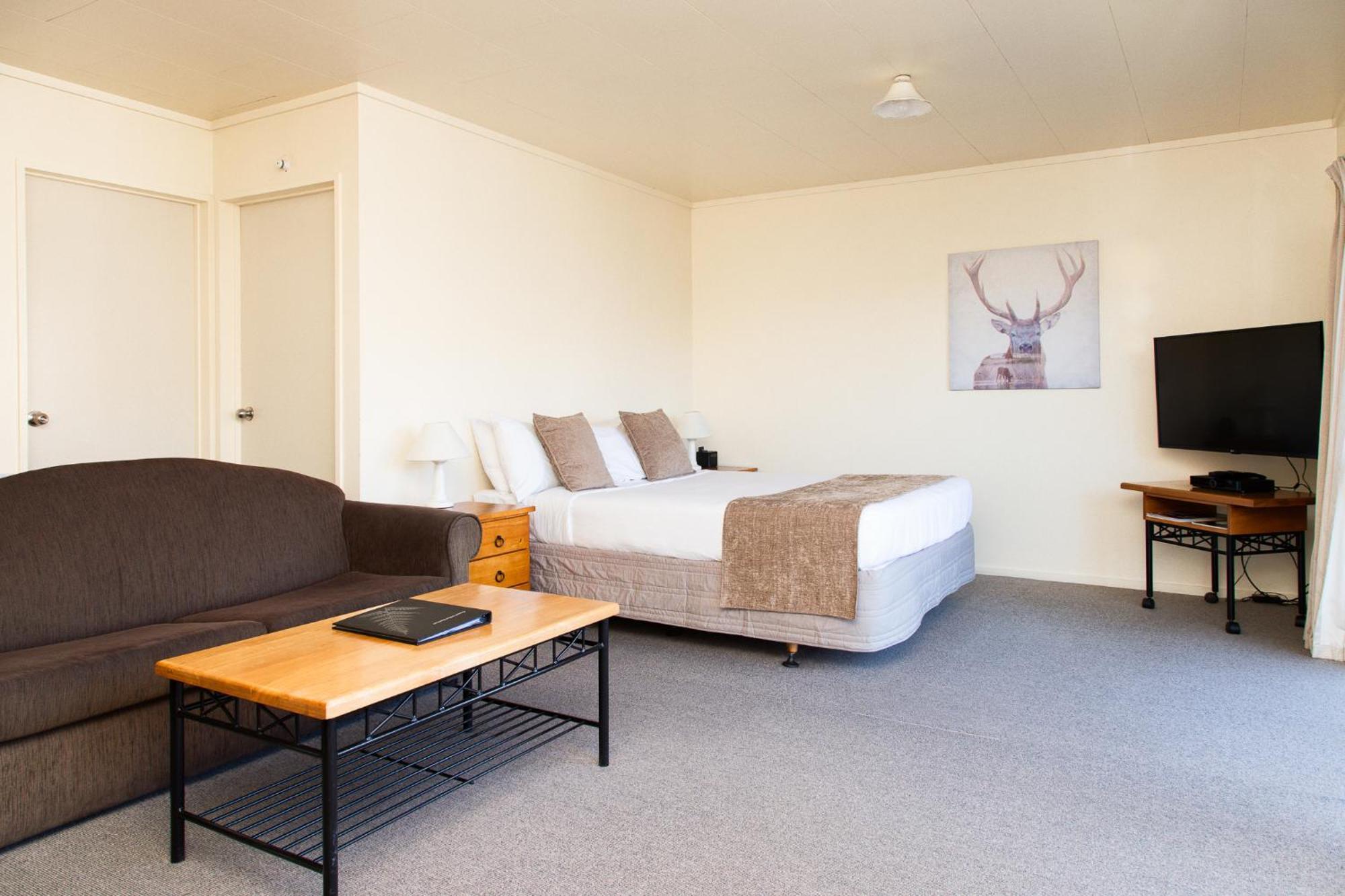 Ride Base Wanaka Apartments מראה חיצוני תמונה