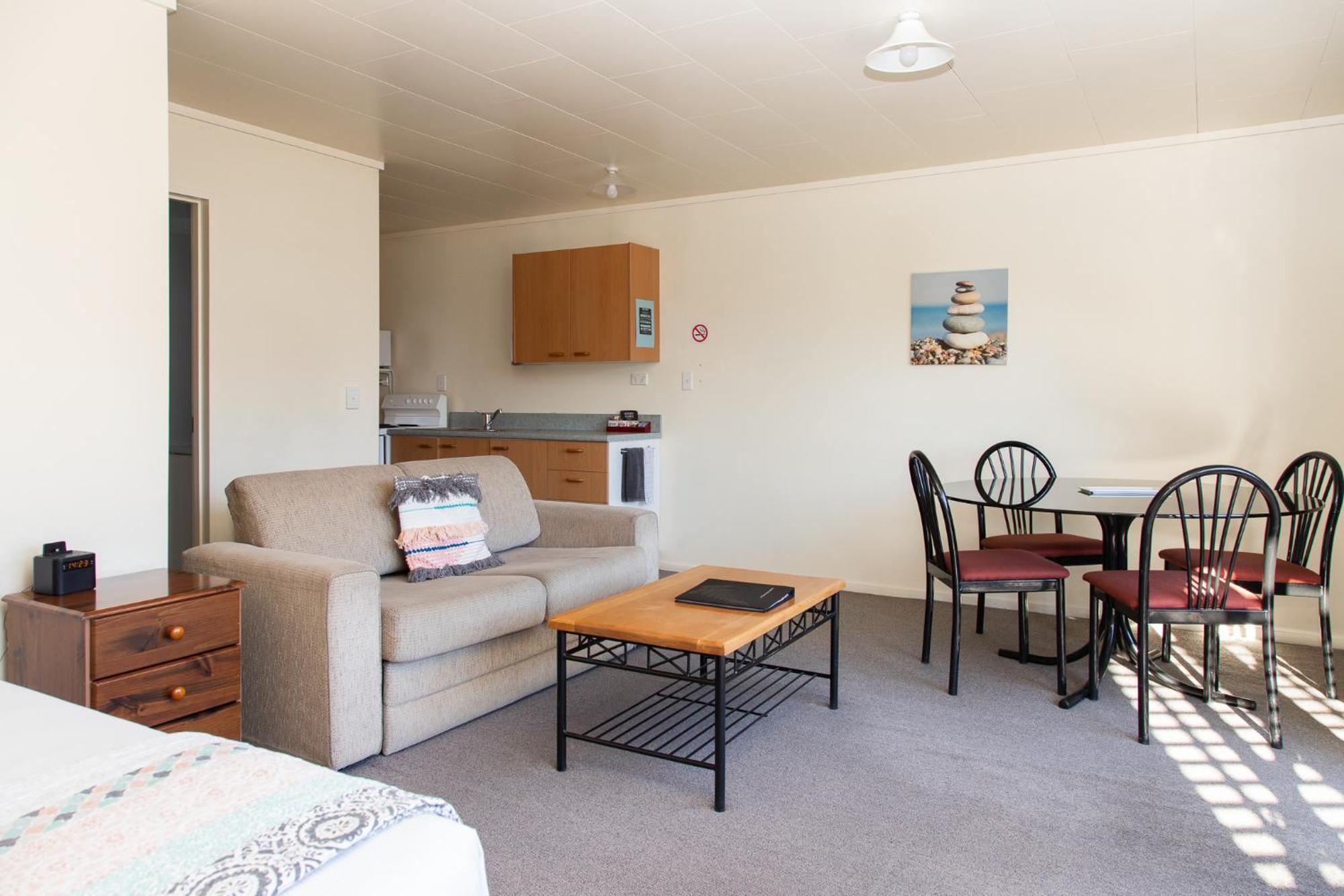 Ride Base Wanaka Apartments מראה חיצוני תמונה