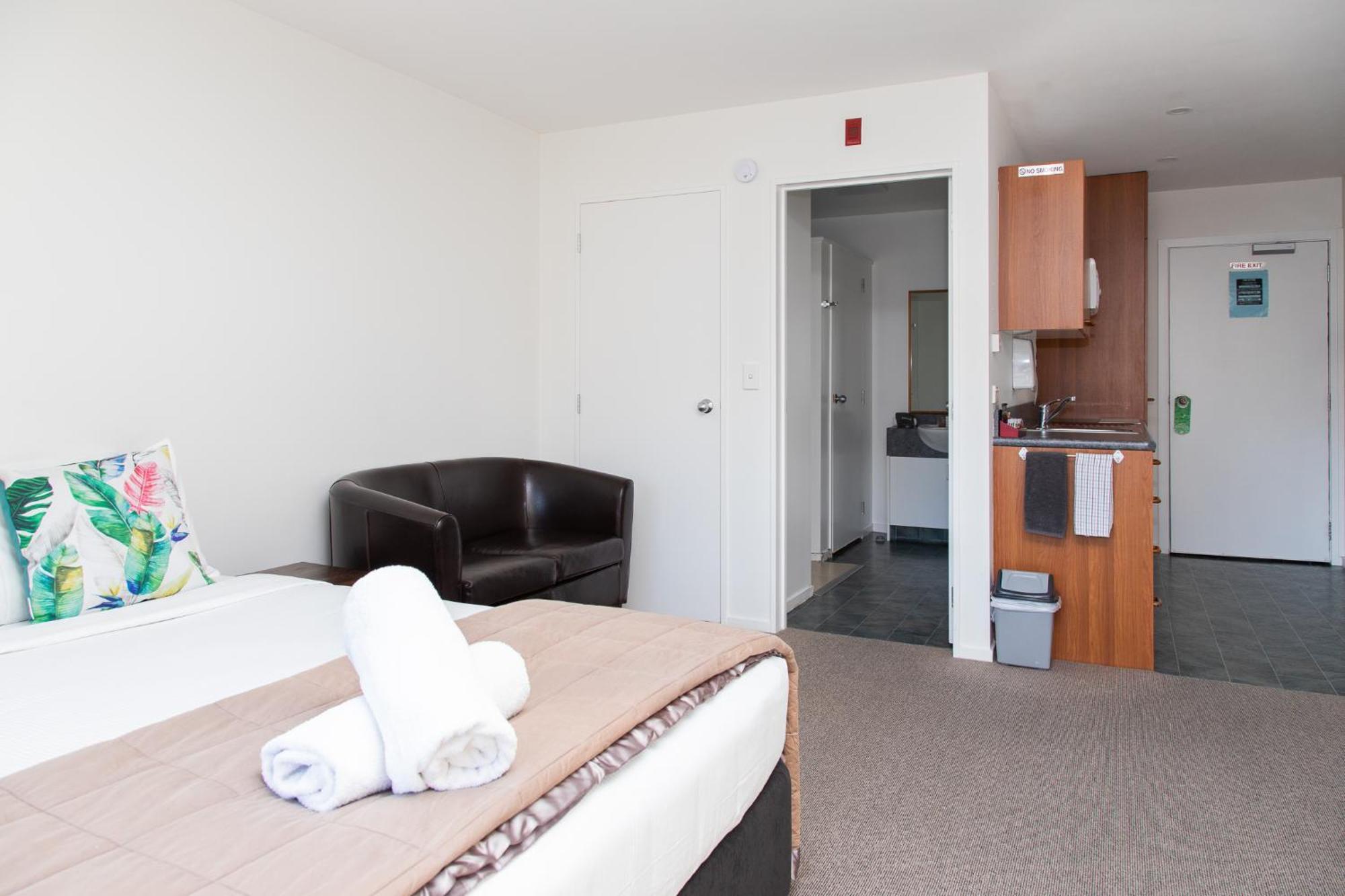 Ride Base Wanaka Apartments מראה חיצוני תמונה