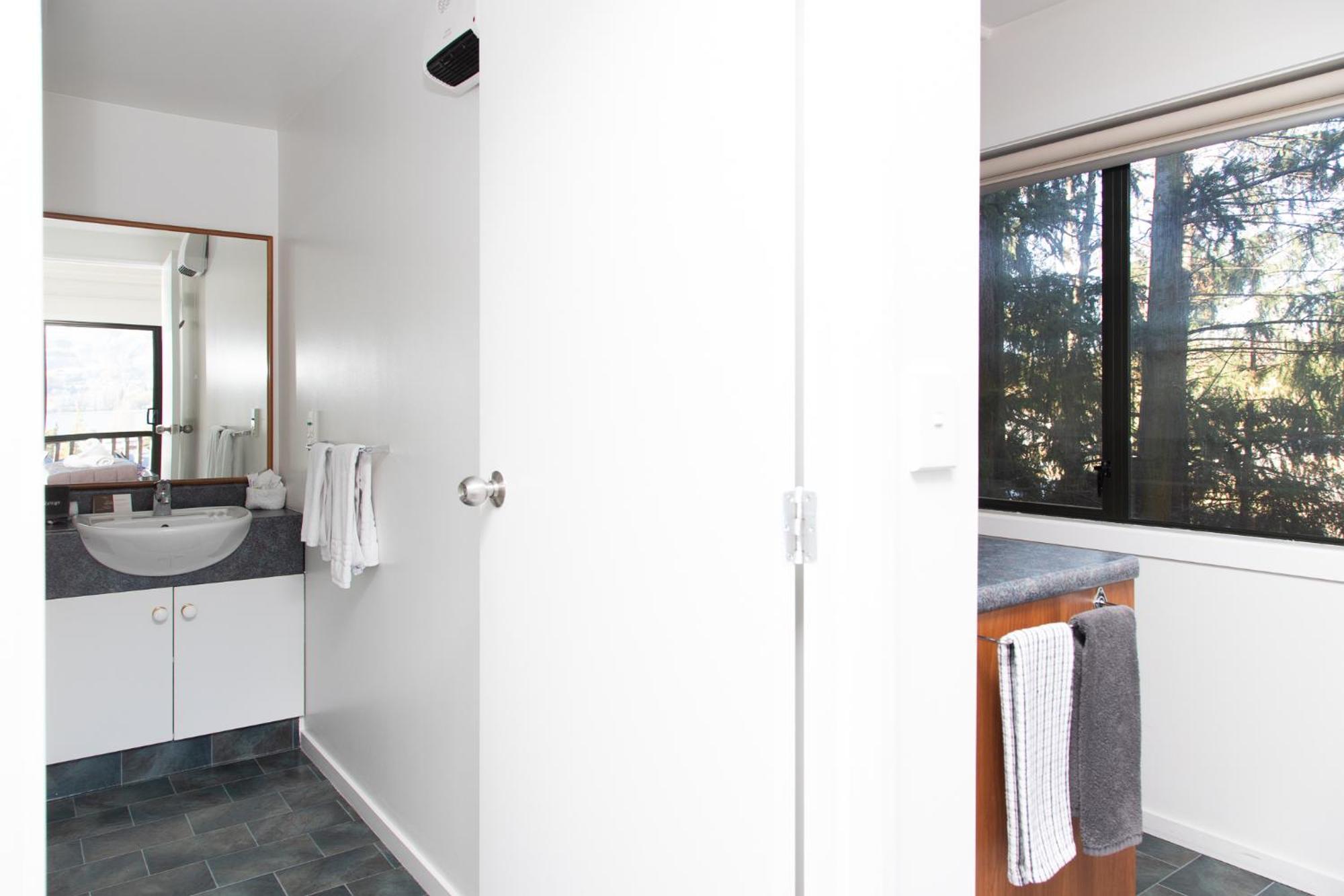 Ride Base Wanaka Apartments מראה חיצוני תמונה
