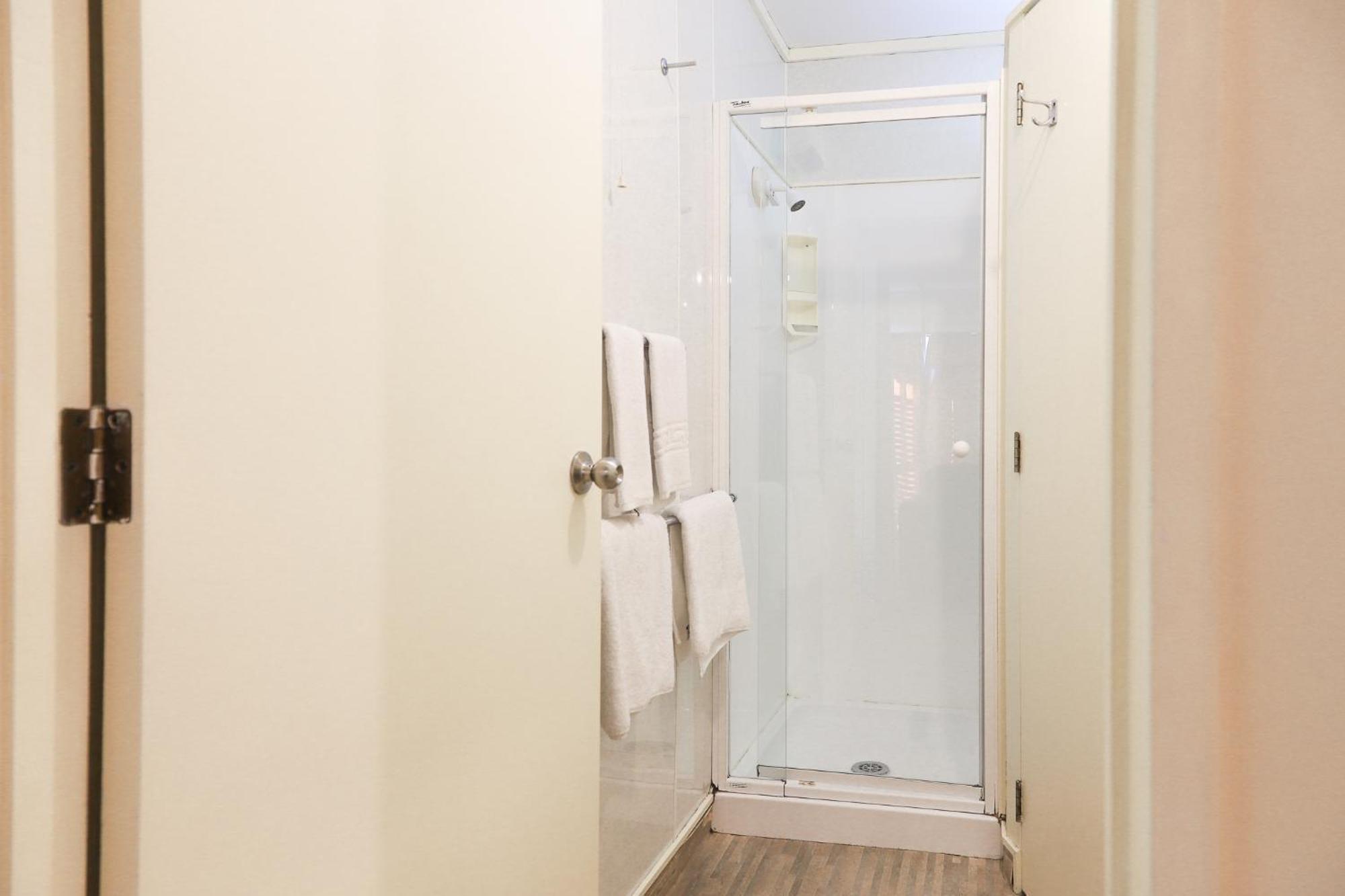 Ride Base Wanaka Apartments מראה חיצוני תמונה