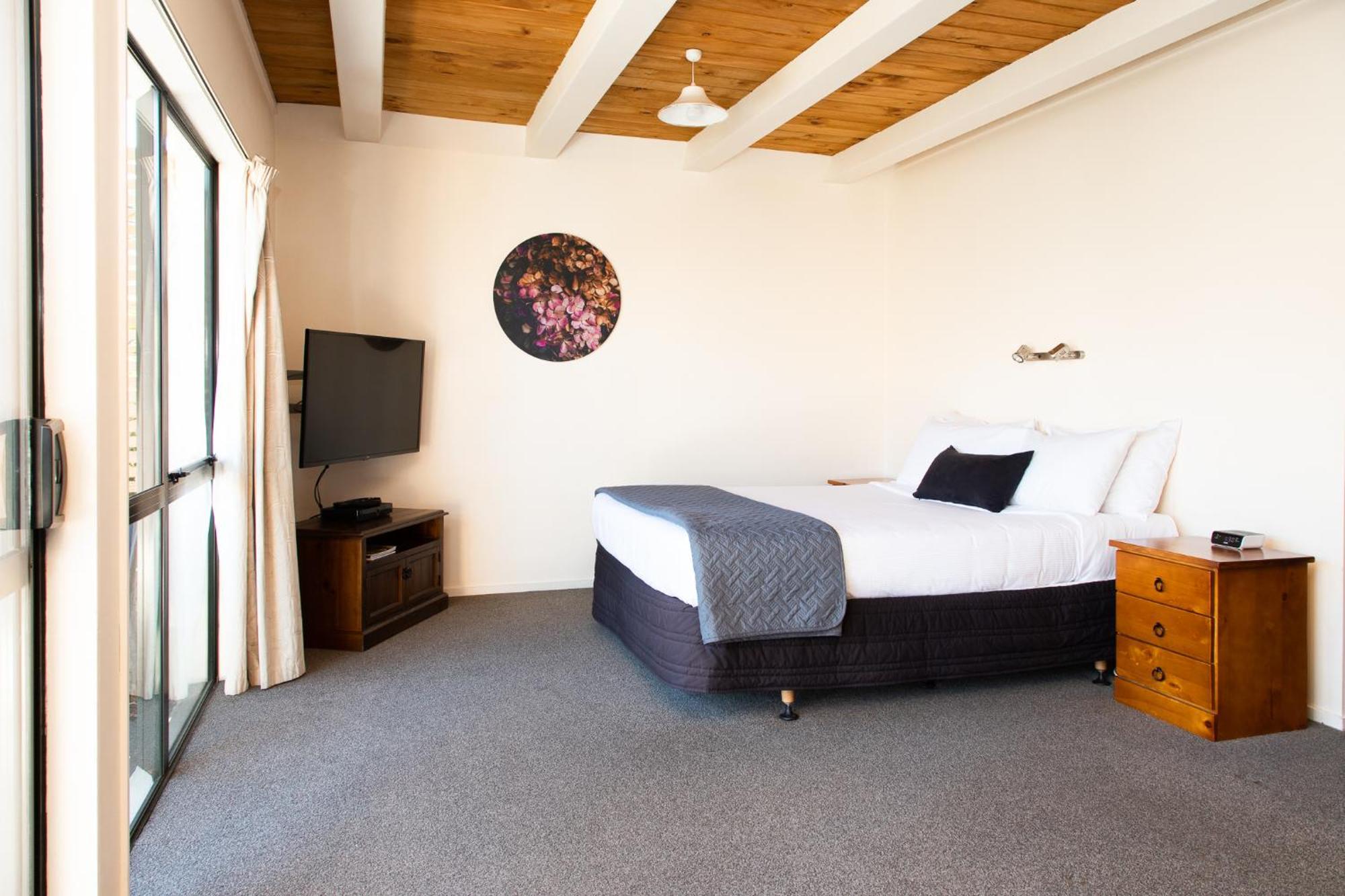 Ride Base Wanaka Apartments מראה חיצוני תמונה
