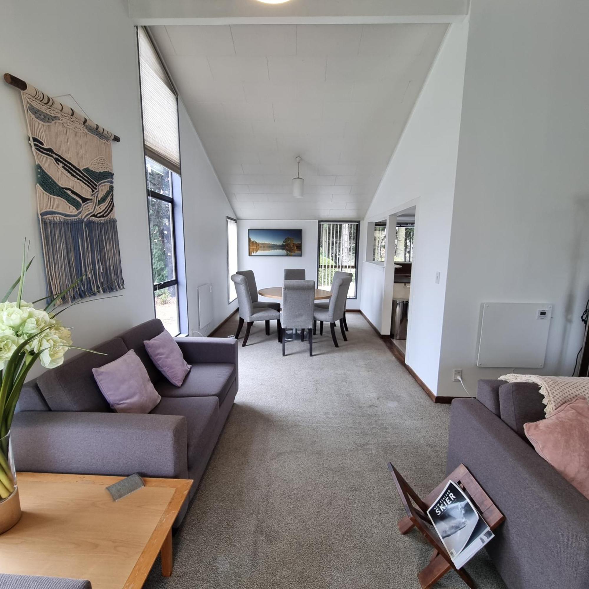 Ride Base Wanaka Apartments מראה חיצוני תמונה