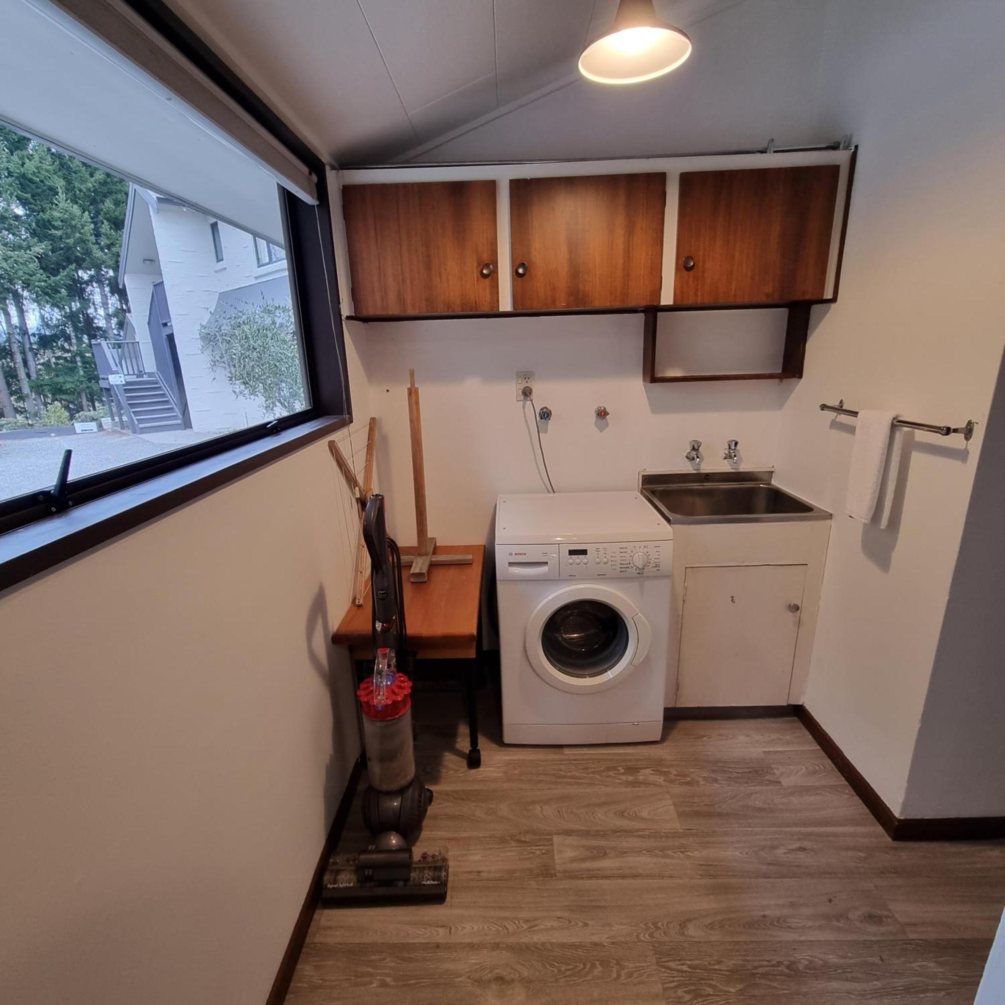 Ride Base Wanaka Apartments מראה חיצוני תמונה