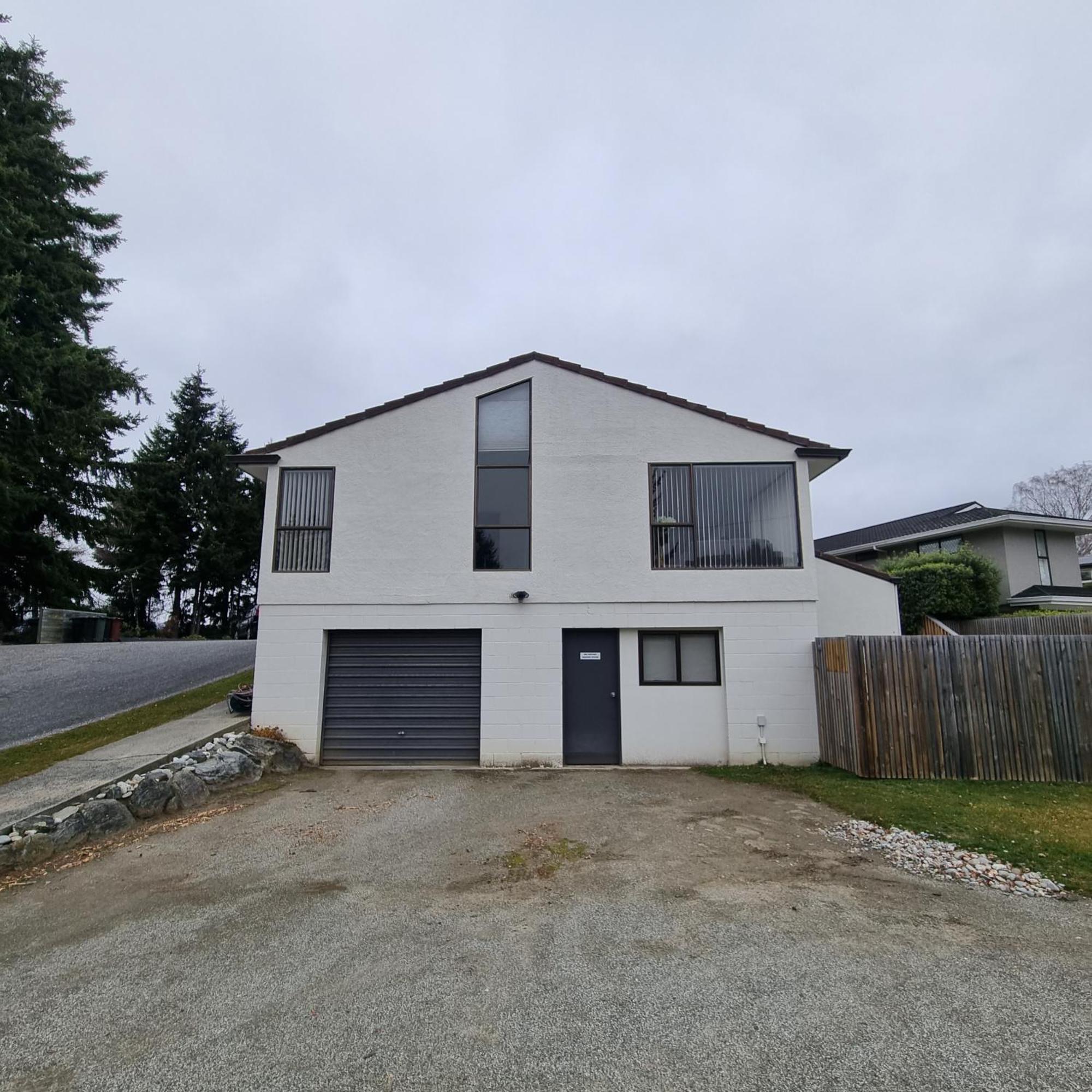 Ride Base Wanaka Apartments מראה חיצוני תמונה