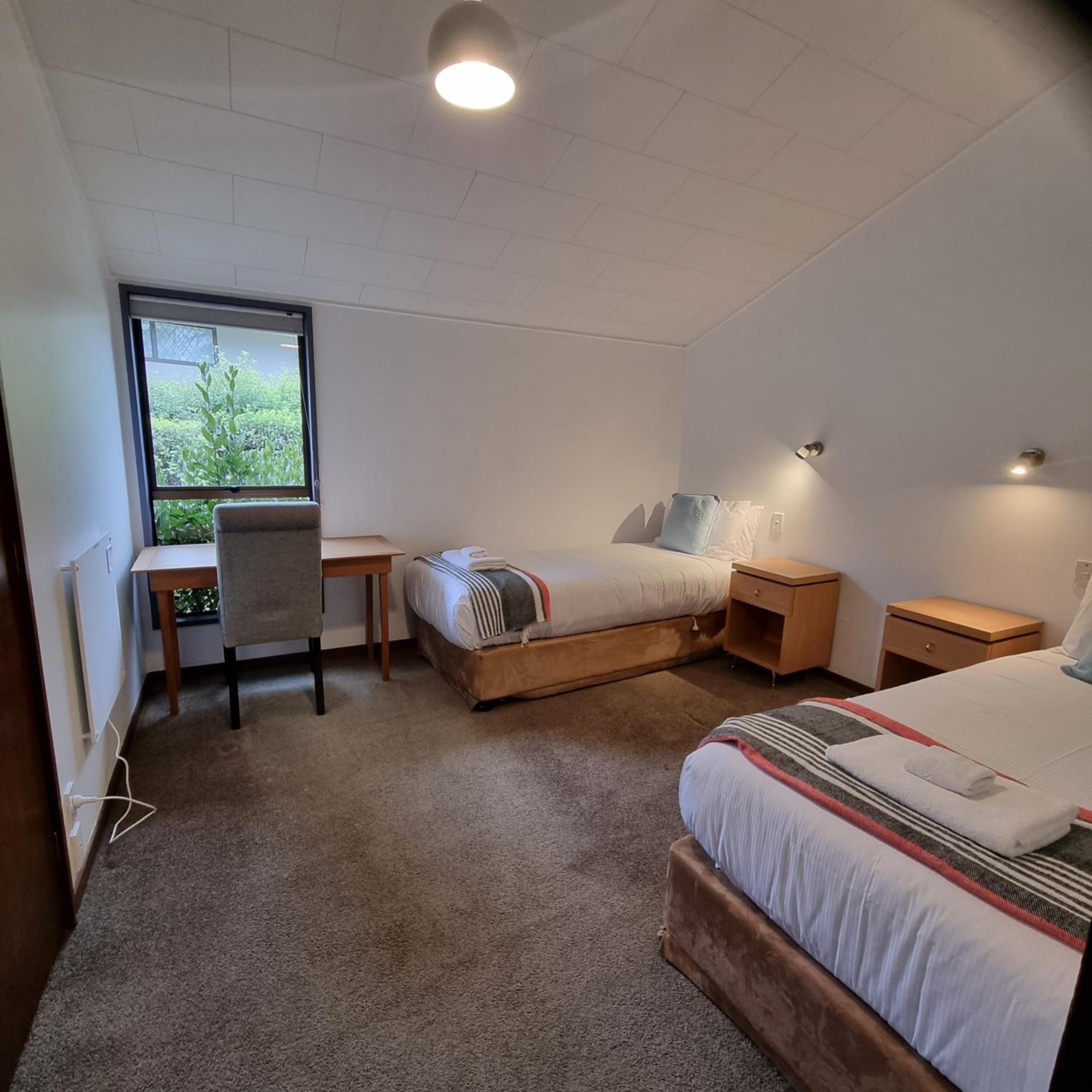 Ride Base Wanaka Apartments מראה חיצוני תמונה
